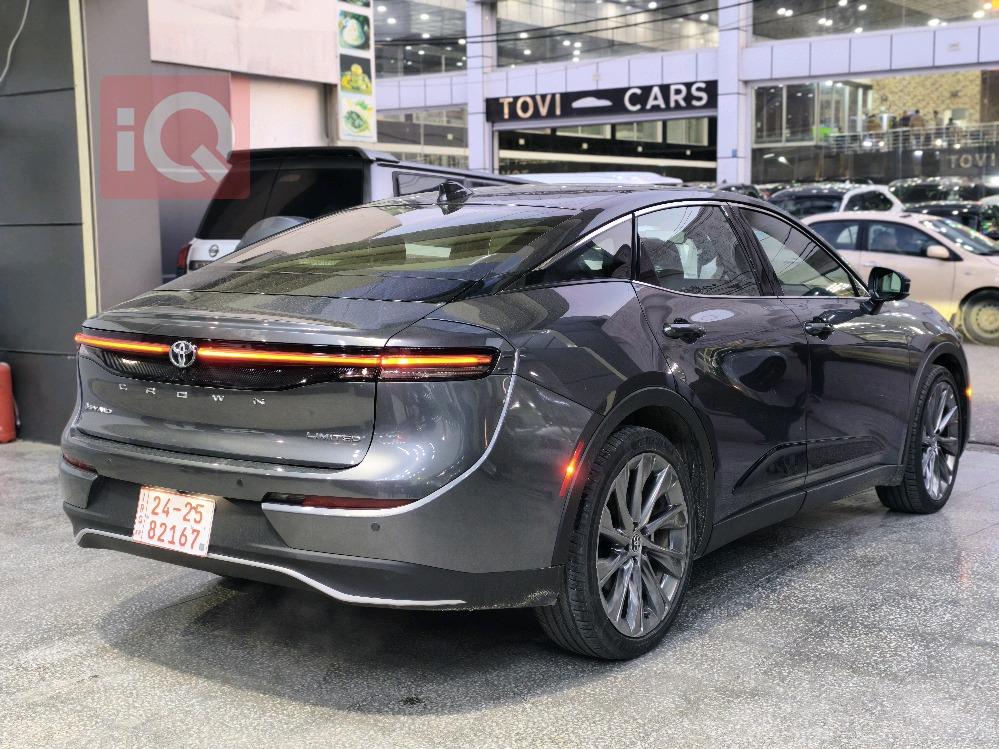 تۆیۆتا کراون